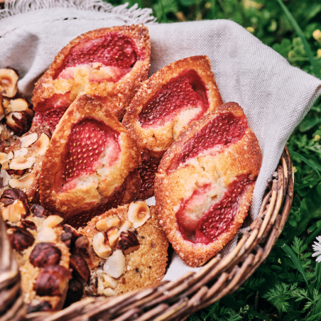 Financier Fraise fraîche - Pâtissier-Chocolatier de Luxe - Paris